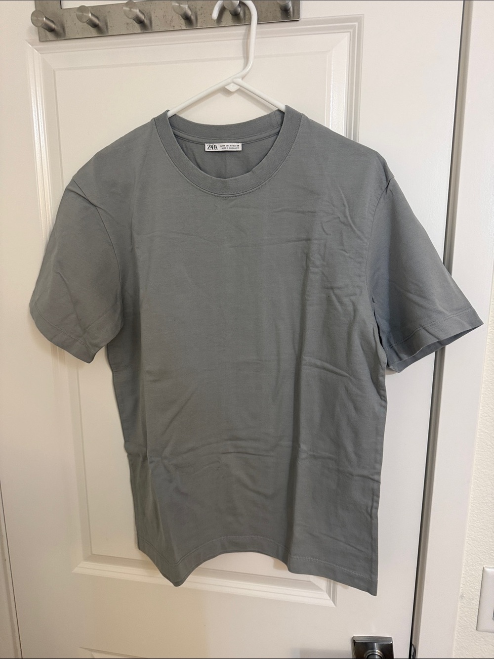 Zara Men's Short-Sleeve Crewneck T-Shirt in Gray